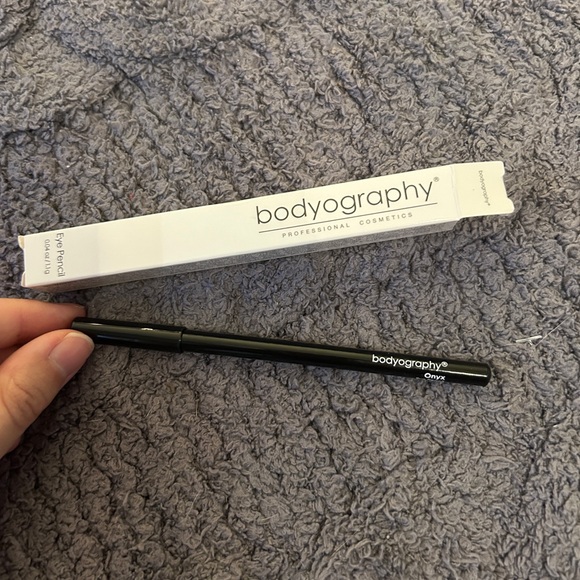 Makeup Bundle - Picture 12 of 13